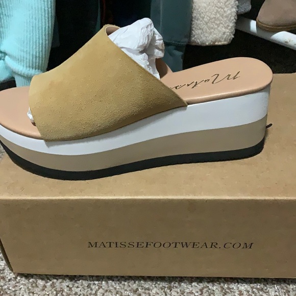 Matisse Shoes - Wedge slip on